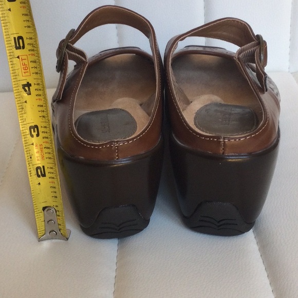 EUC Solesenseabilty 8M Brown Cognac Peep Toe Clog Shoe - Picture 16 of 16